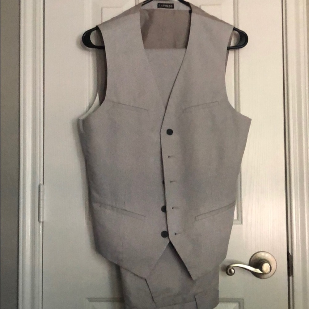 Men’s 2 piece Express Suit.